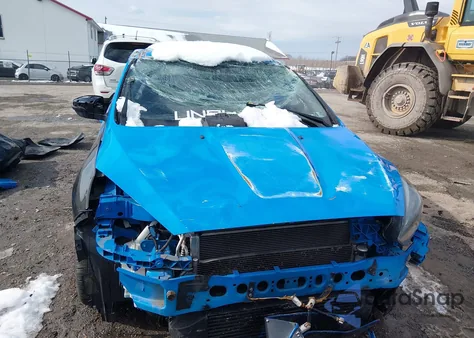 2017 Ford Focus Rs z USA, uszkodzony, nr VIN WF0DP3TH8H4120842